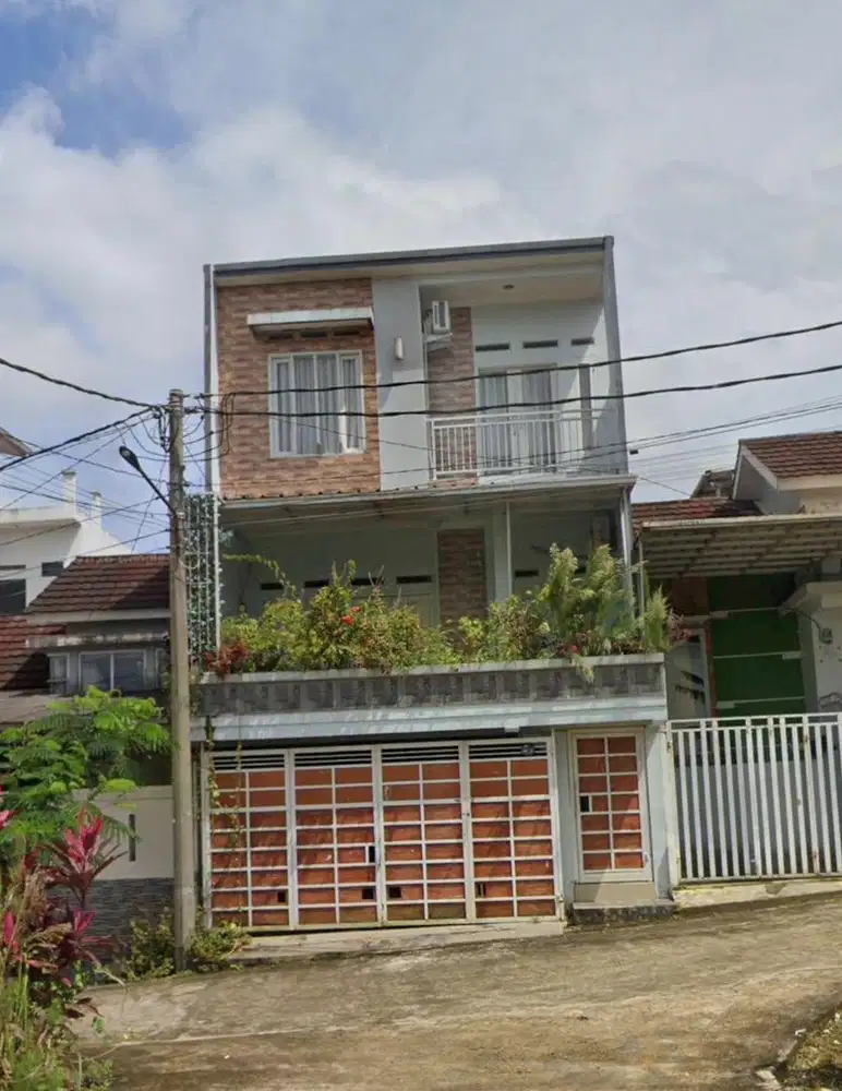 DIJUAL CEPAT – RUMAH 3 LANTAI DI BUKIT RANCAMAYA RESIDENCE, BOGOR