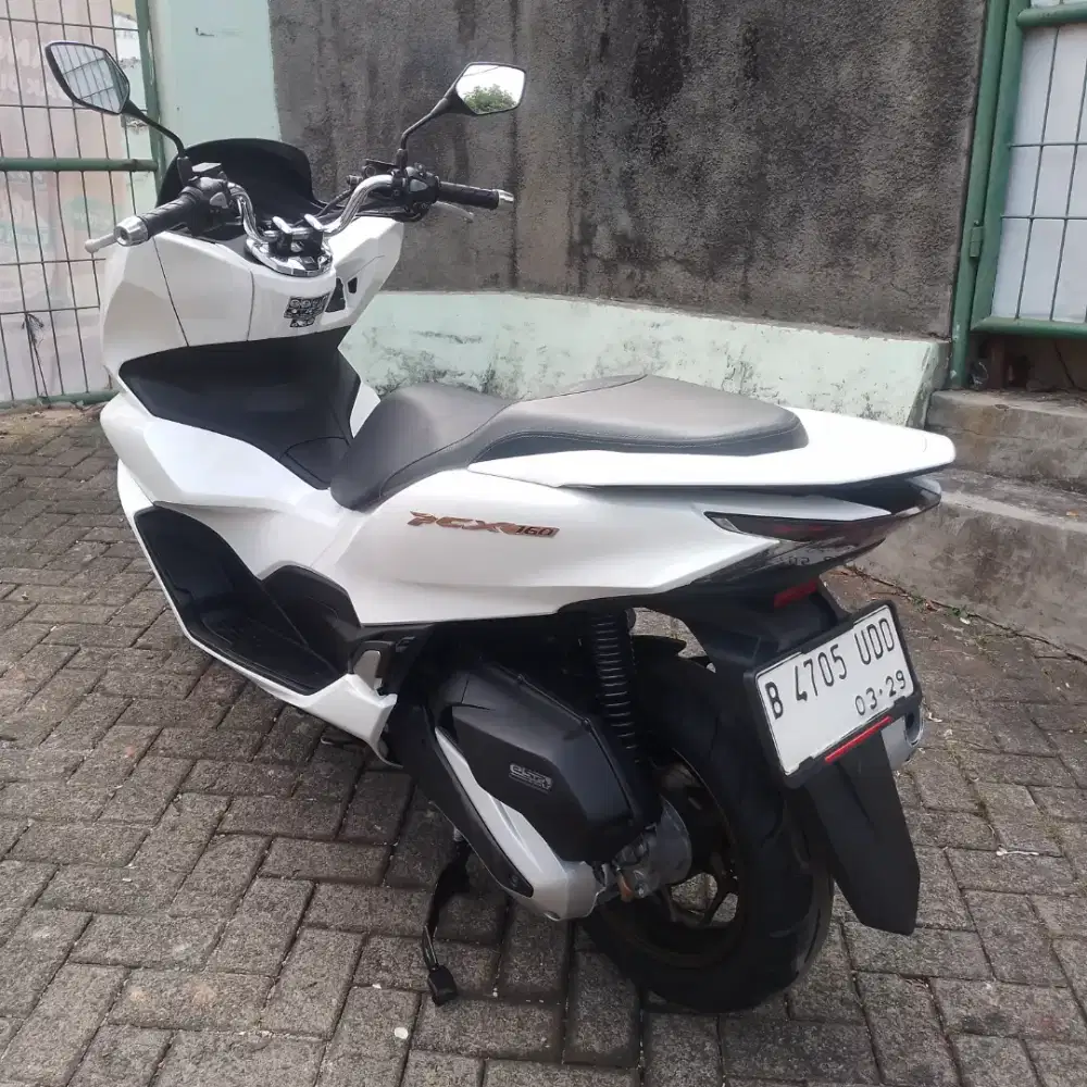 HONDA PCX 160 DP CUMA 1 JUTA PROSES CEPAT PERSYARATAN CUMA KTP & KK