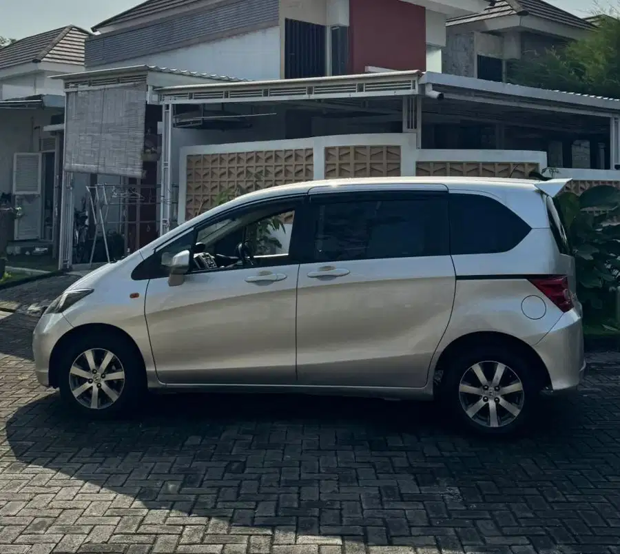 Honda Freed 2009 Bensin