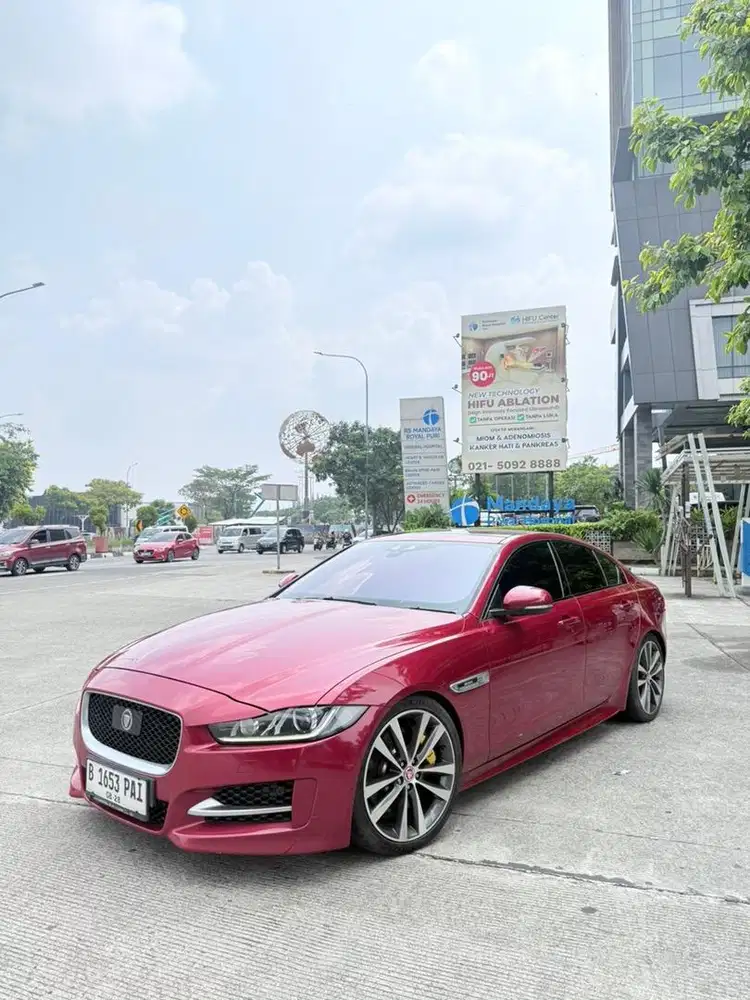 BU TERMURAH Jaguar XE R Sport 2016 pmk 2018 XF W205