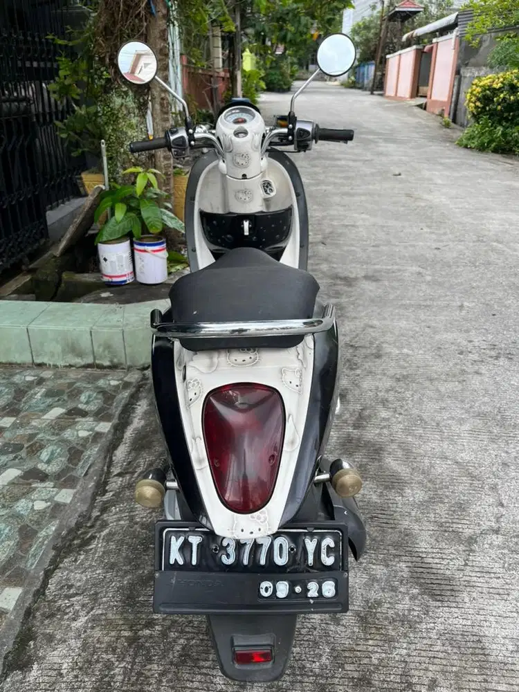 Honda karbu 2011