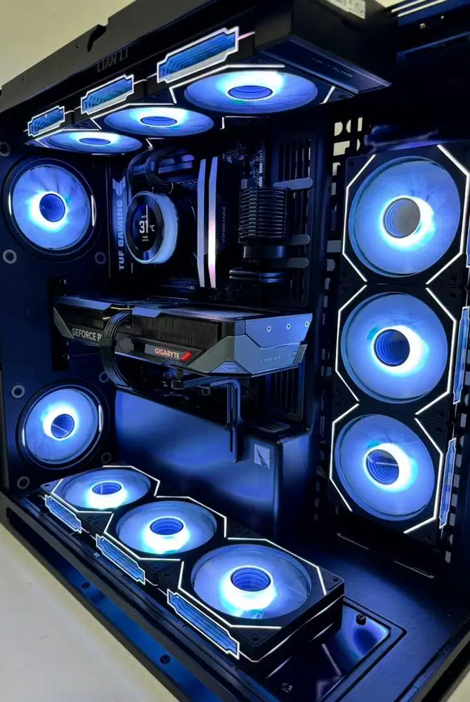 Pc gamming dan editing siap pakai kondisi mulus