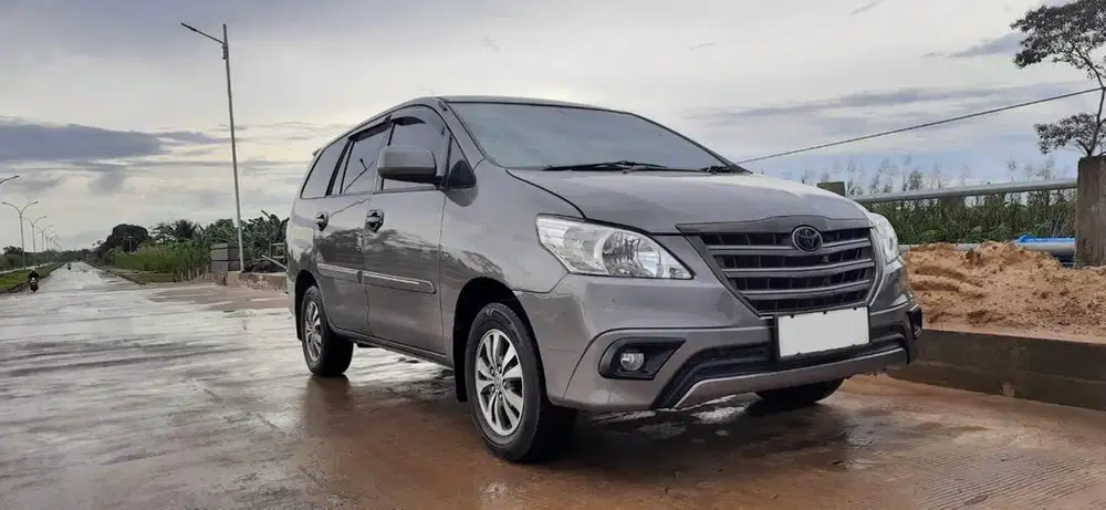 Kijang Innova G 2014