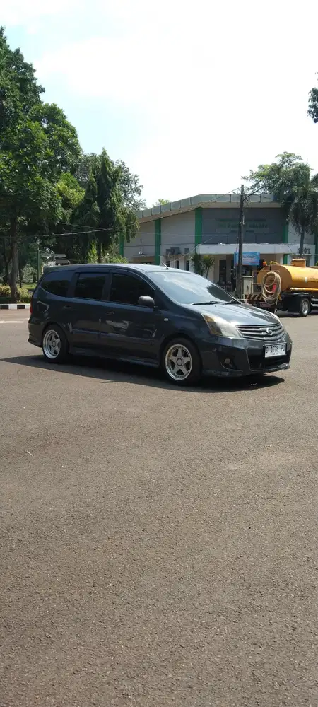 Nissan Grand livina 2008 Bensin