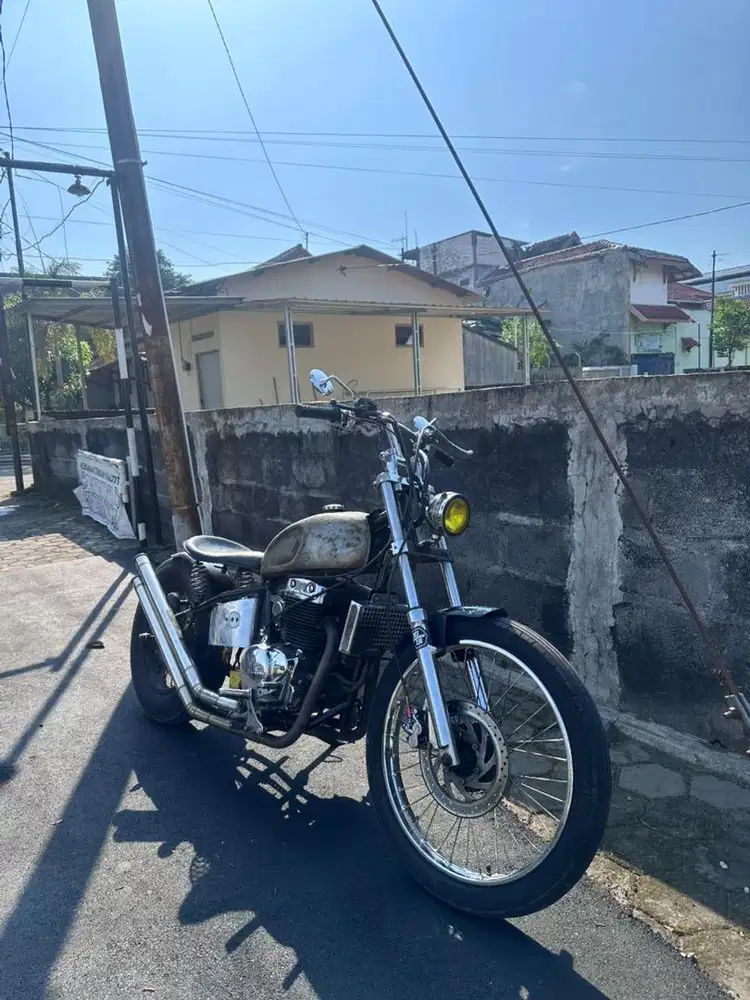 Benelli Pe 250 patagonian eagle custom body chopper