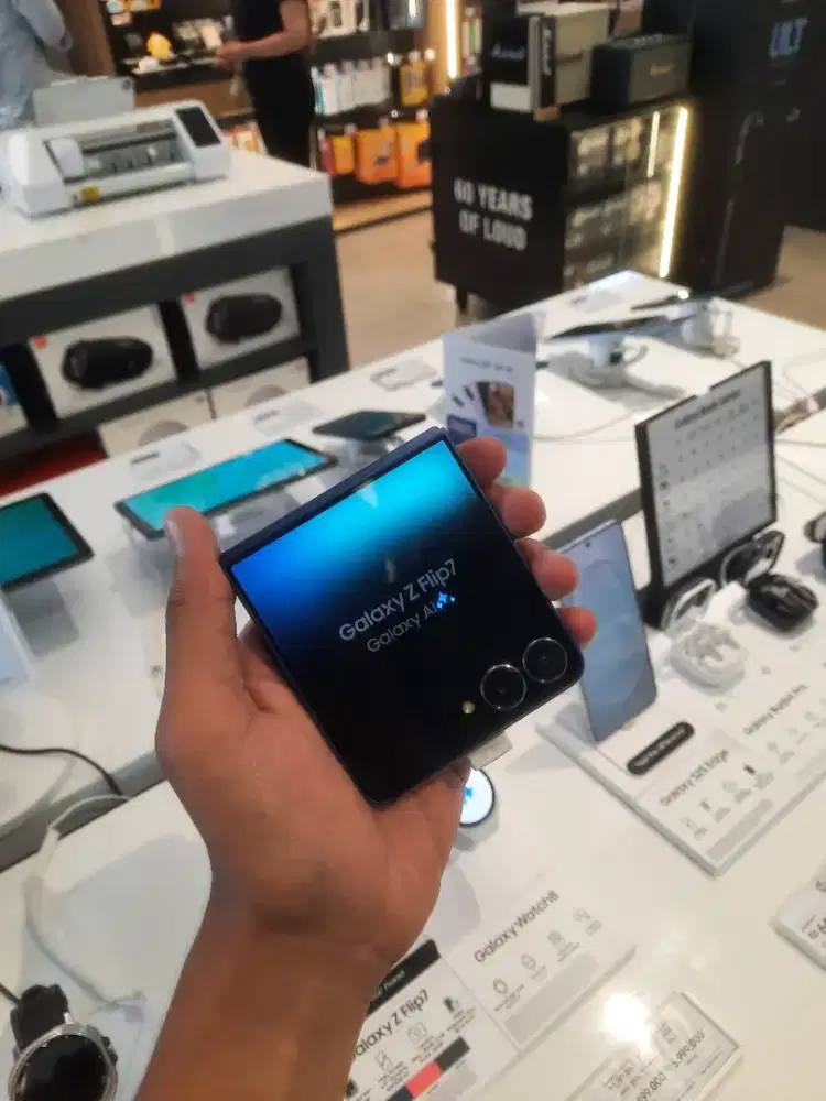 SAMSUNG GALAXY Z FLIP 7