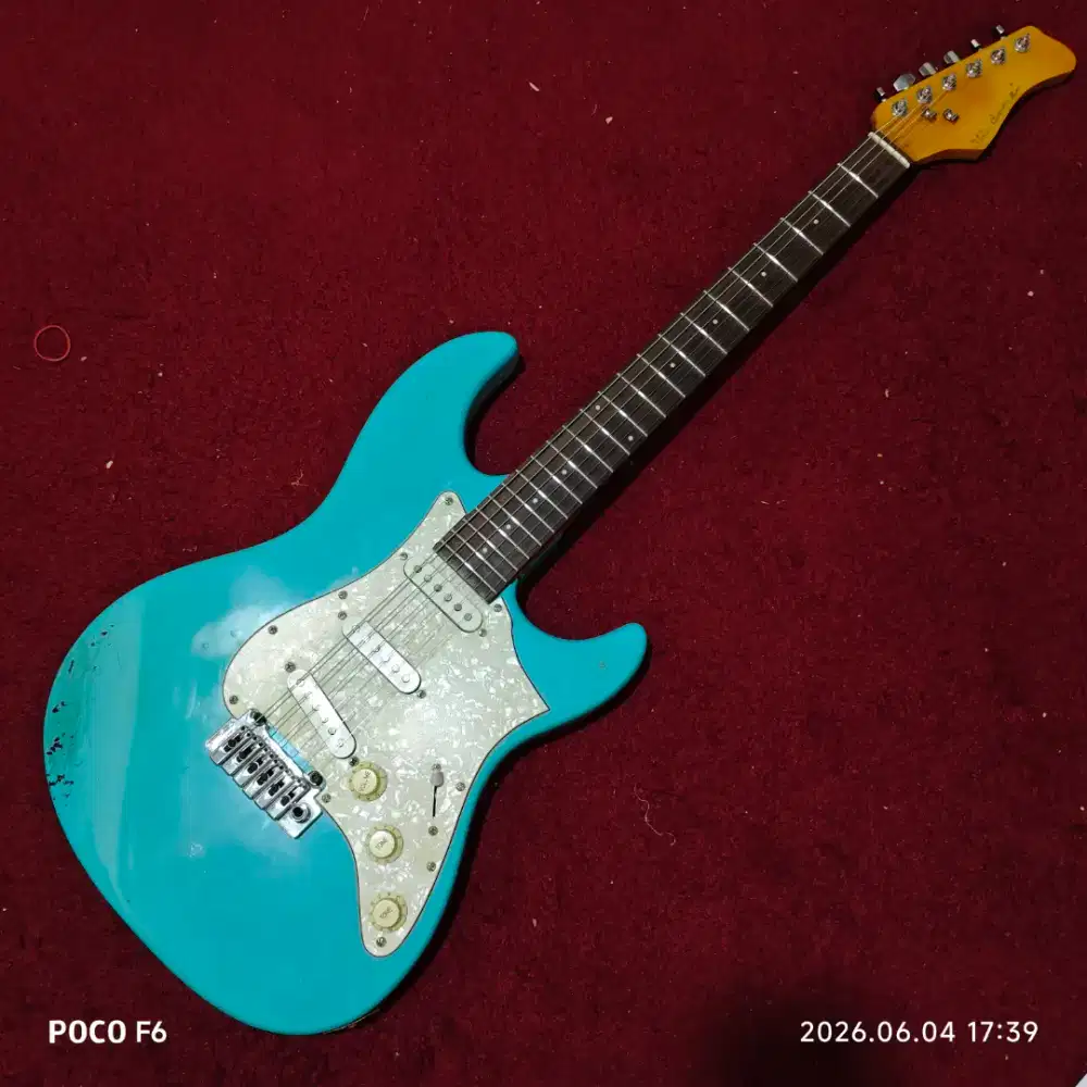 Gitar Dame neo classicism