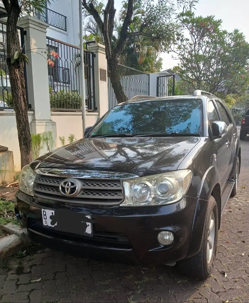Toyota Fortuner G Diesel 2010 matic