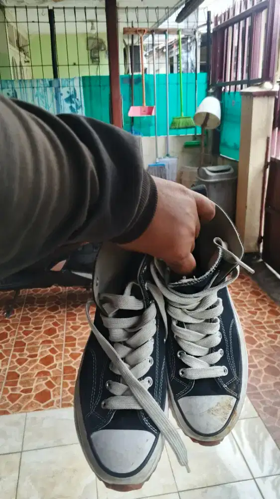 Sepatu Converse high run star