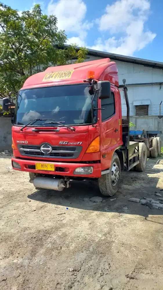 Hino Louhan SG260 - Tahun 2012