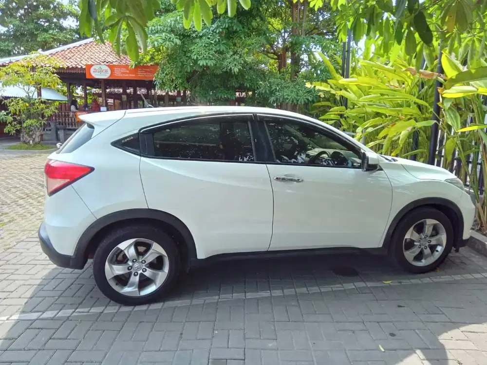 Jual Santai Mobil Honda HRV Type E.AT180