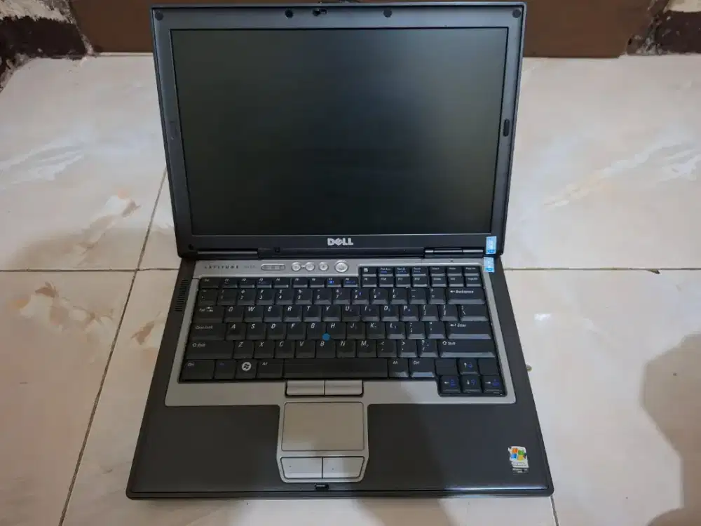 Dell Latitude D420 Slim 12 Inch - Laptop Bisnis Vintage Langka