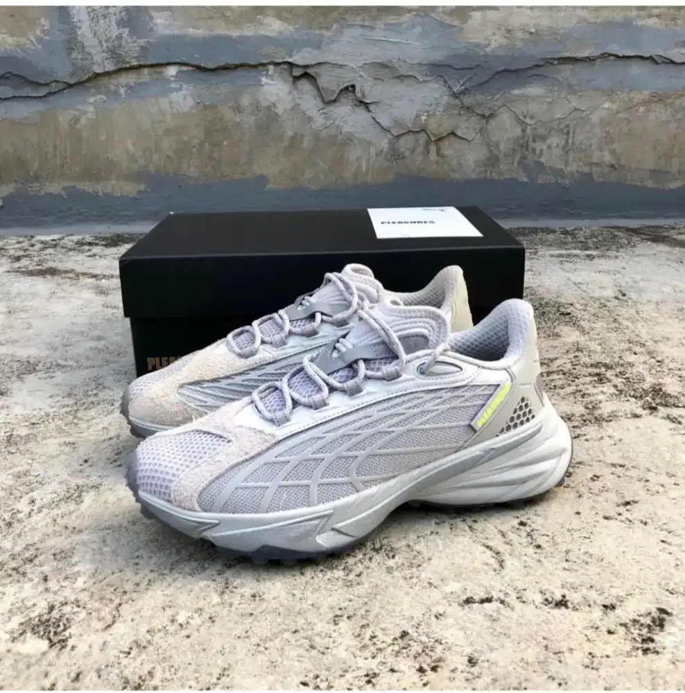 Puma spirex X pleasures Glacial gray / Cool light gray