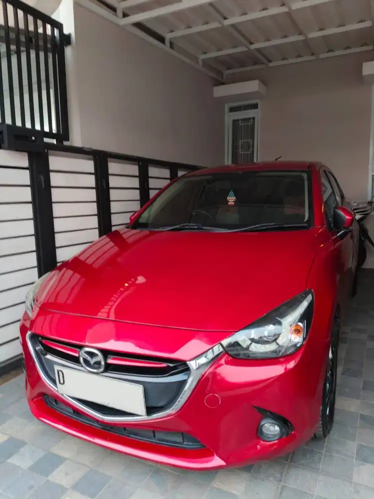 Mazda 2 '2015 AT Type R Warna Favorit Red Candy Metalic