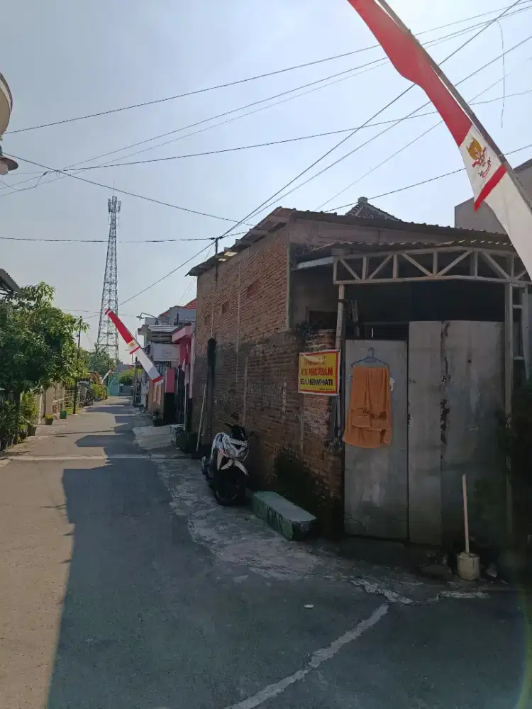Di jual tanah  2 muka...