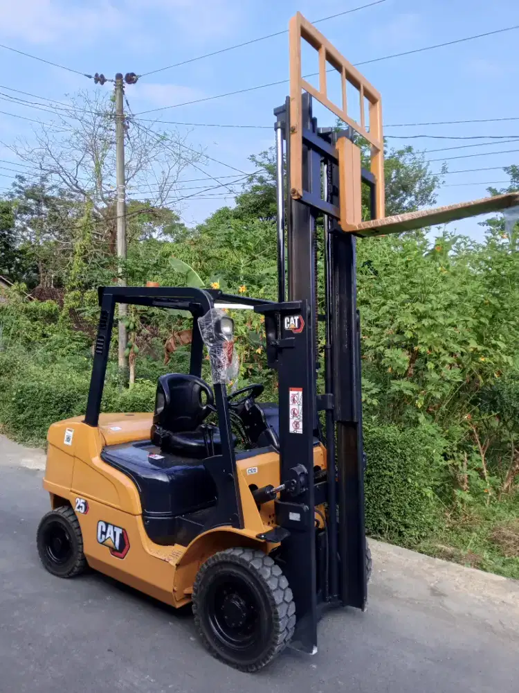 Forklift 2,5 Ton Caterpillar 2021