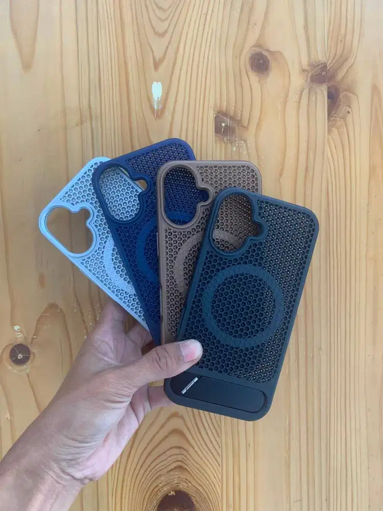Altair Magnetic Standing Case iPhone 16
