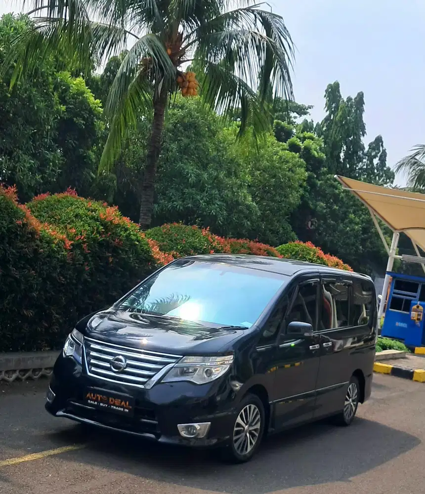ISTIMEWA// NISSAN SERENA 2.0 HWS AT 2017 BENSIN