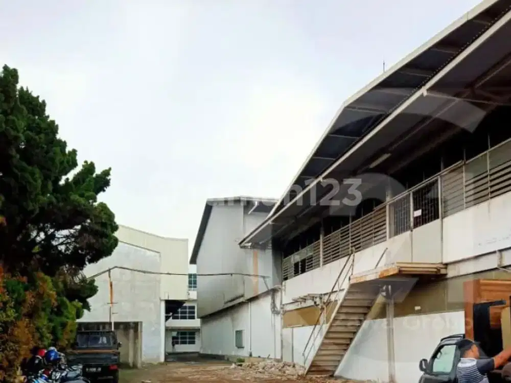 Dijual Cepat Pabrik di Comone Tangerang Lokasi Strategis Jalan Raya
