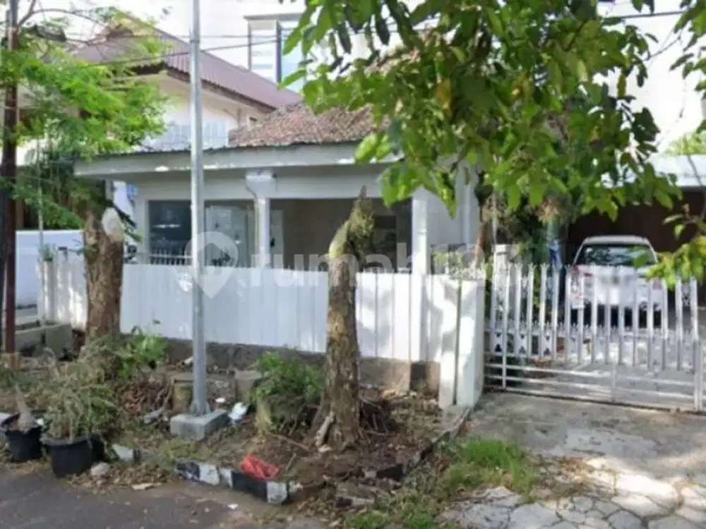 Rumah Lokasi Strategis Dekat Cafe Bali Sayap Riau Bandung
