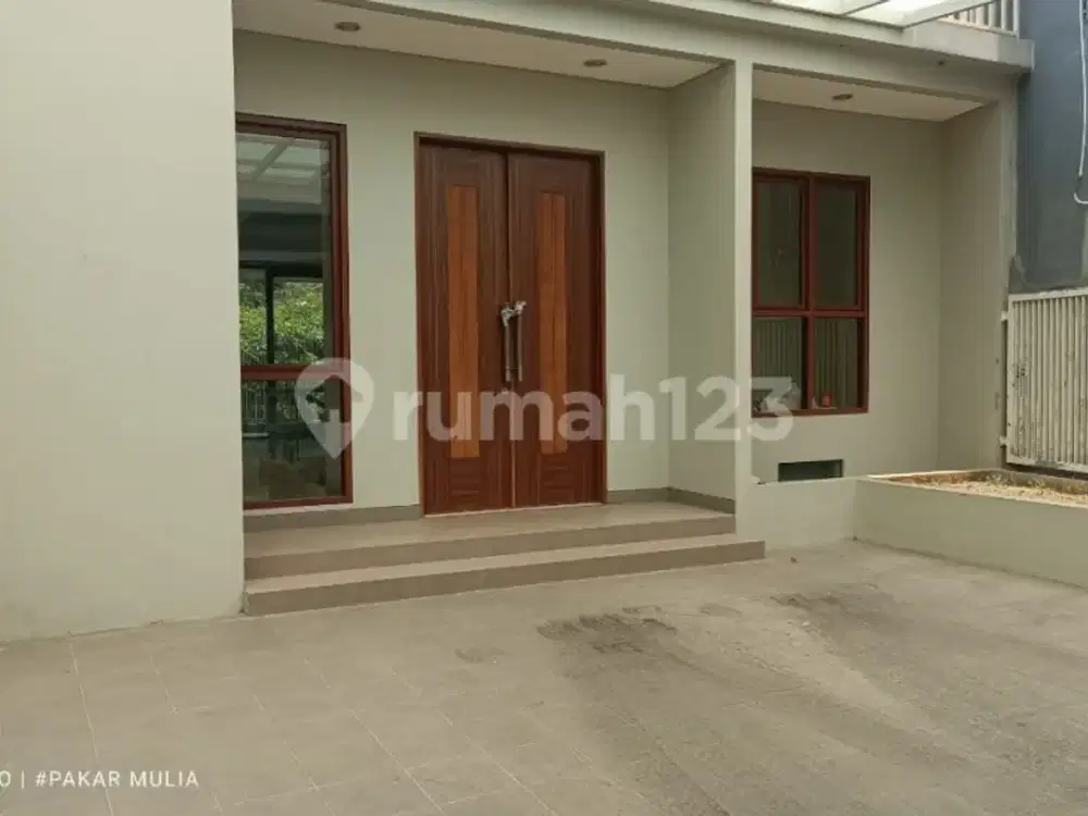 Rumah Lux Ciumbuleuit Dekat Unpar Bangunan Baru