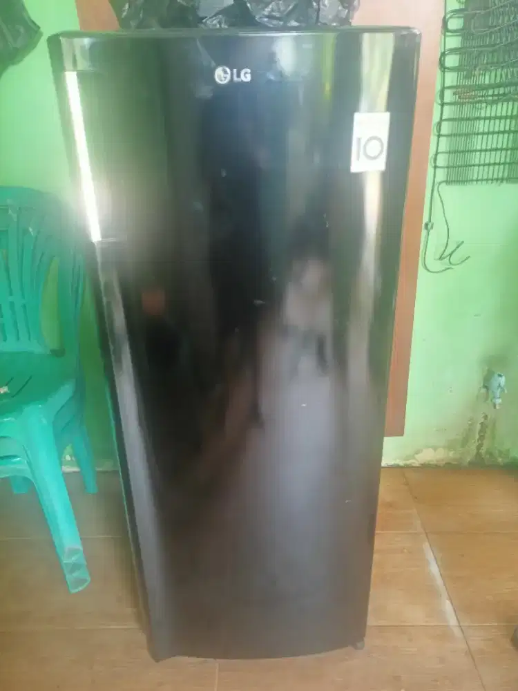 Freezer standing Merk LG 6 Rak Low watt