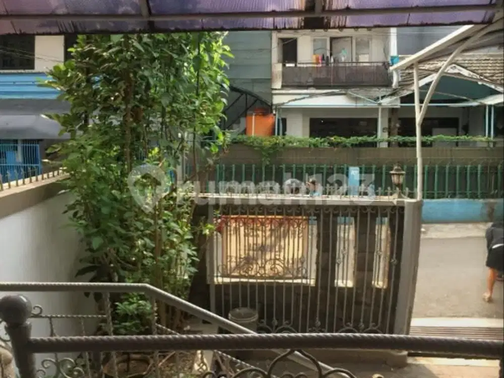 Rumah Di Bawah Njop Pusat Kota Dekat Alun Alun Bandung