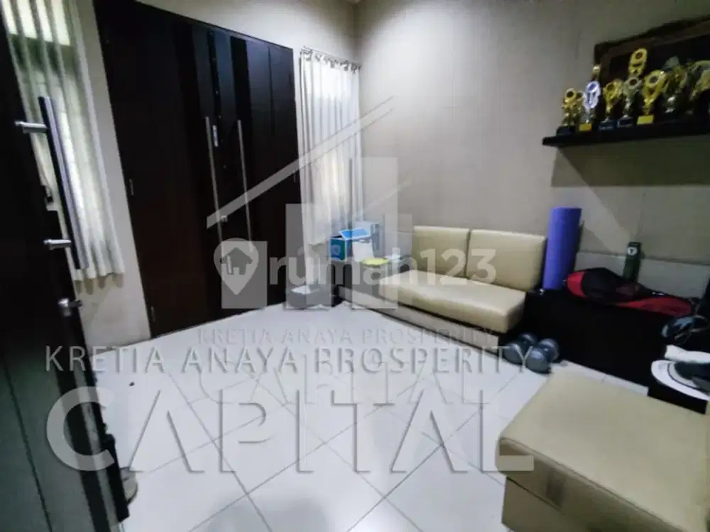 Rumah Nyaman Sangat Terawat di Singgasana Pradana Hanya 10 Menit ke Tol Mohamad Toha