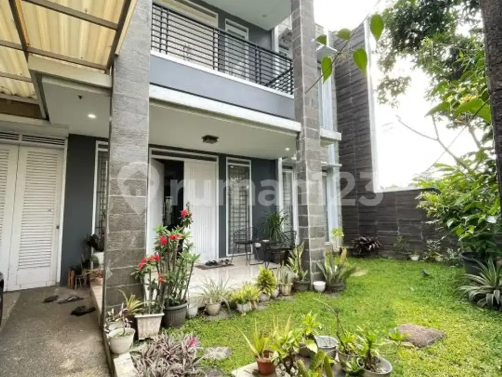 Dijual Rumah 2 Lantai di Batununggal