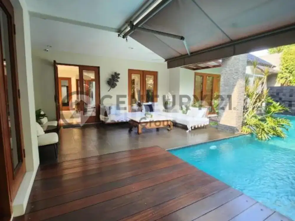 Dijual Cepat Rumah Nuansa Tropis di Cilandak Jakarta Selatan