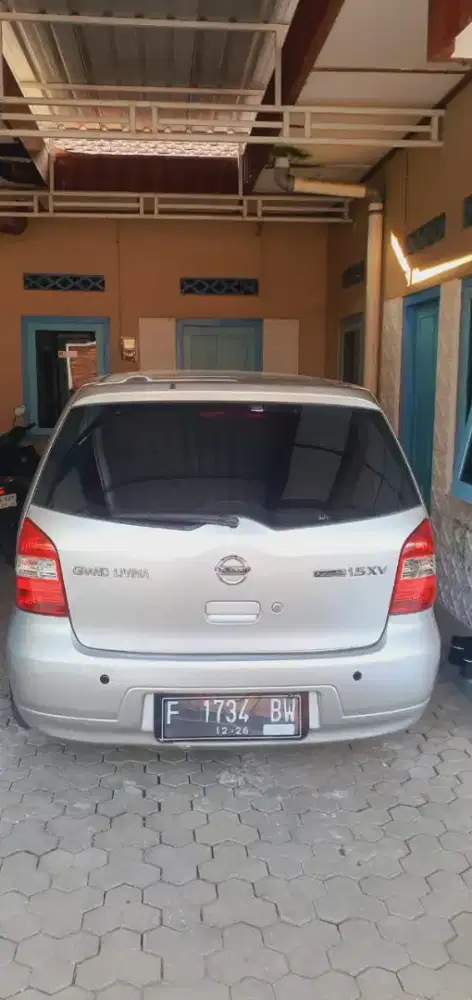 grand livina 2011