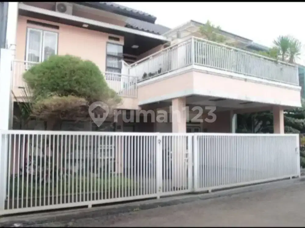 Rumah Elegan 2 Lantai Dekat Gerbang Tol Pasteur Bandung