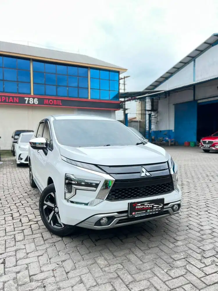 Mitsubishi Xpander 1.5 Ultimate A/T Putih 2022   Pajero Fortuner HRV