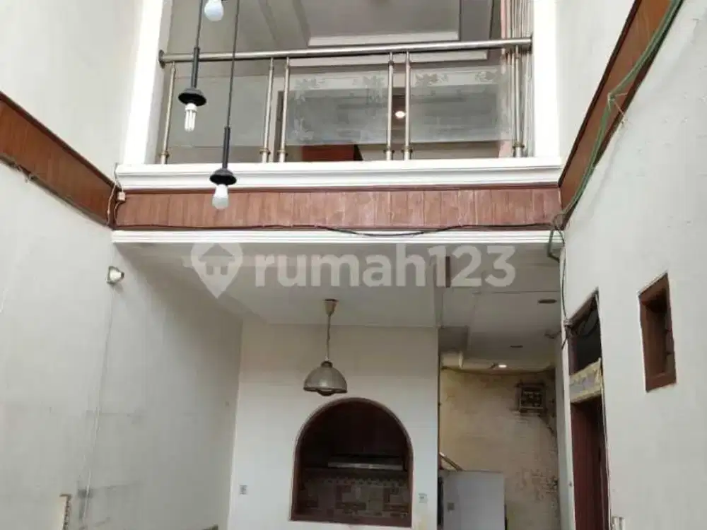 Rumah di Taman Kopo Indah 2 Sudah Renovasi