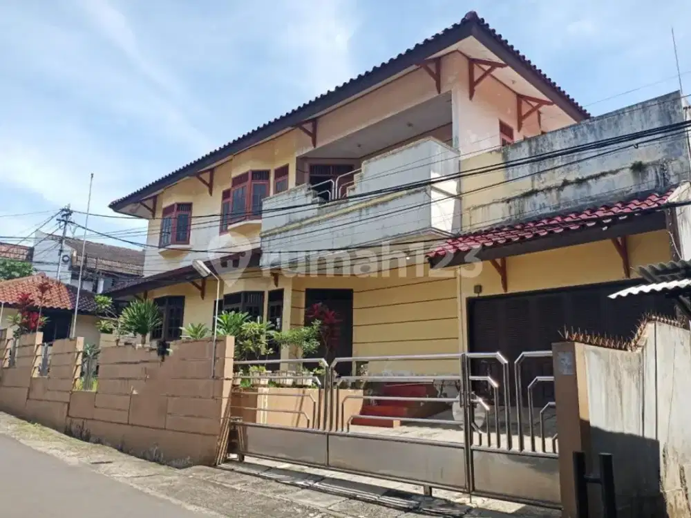 Rumah terawat lux hook di cigadung bandung kota