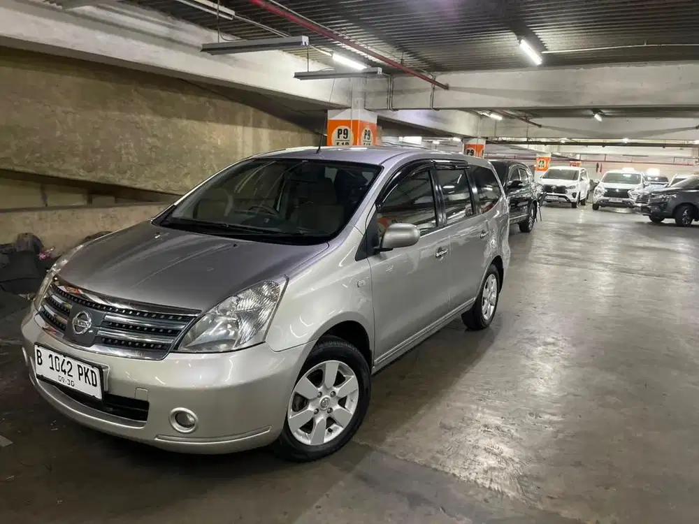 SIAP PAKAI TERAWAT !! Nissan Grand Livina Xv 1.5 AT 2010