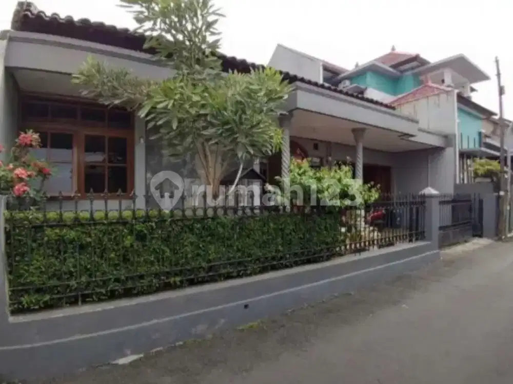 Dijual Rumah 2 Lantai Siap Huni Di Burangrang Bandung