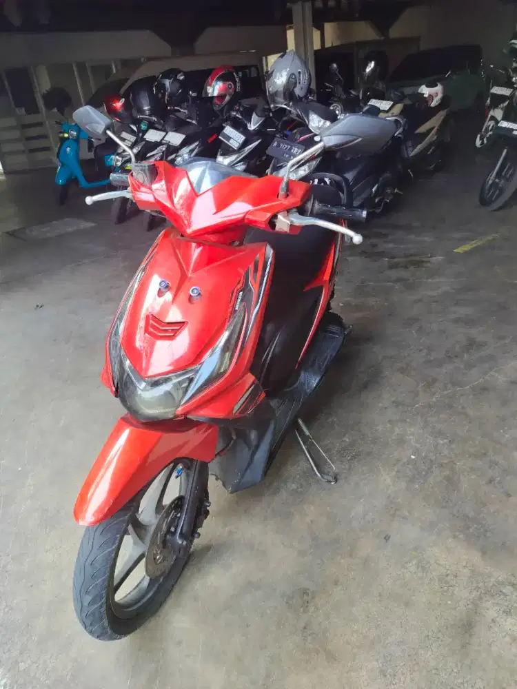 Di jual honda beat tahn 2011.