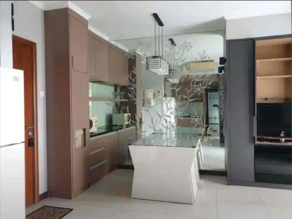 3 BR jadi 2 BR apartemen Waterplace Lantai 3 dekat pakuwon mall
