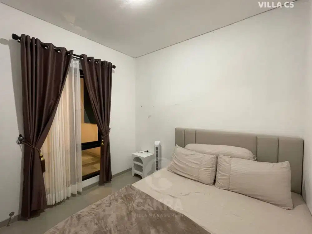 VILLA 4 KAMAR PLUS KOLAM RENANG VIEW PEGUNUNGAN DEKAT ALUN ALUN KOTA BATU