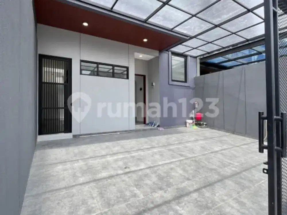 Rumah Kedoya Siap Huni 3 Lantai di Kebon Jeruk Jakarta Barat