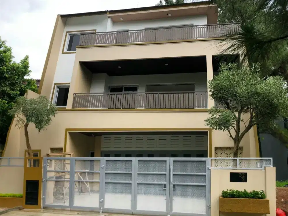 Rumah Cluster Giri Loka 4+1 Br 3 Lantai BSD City
