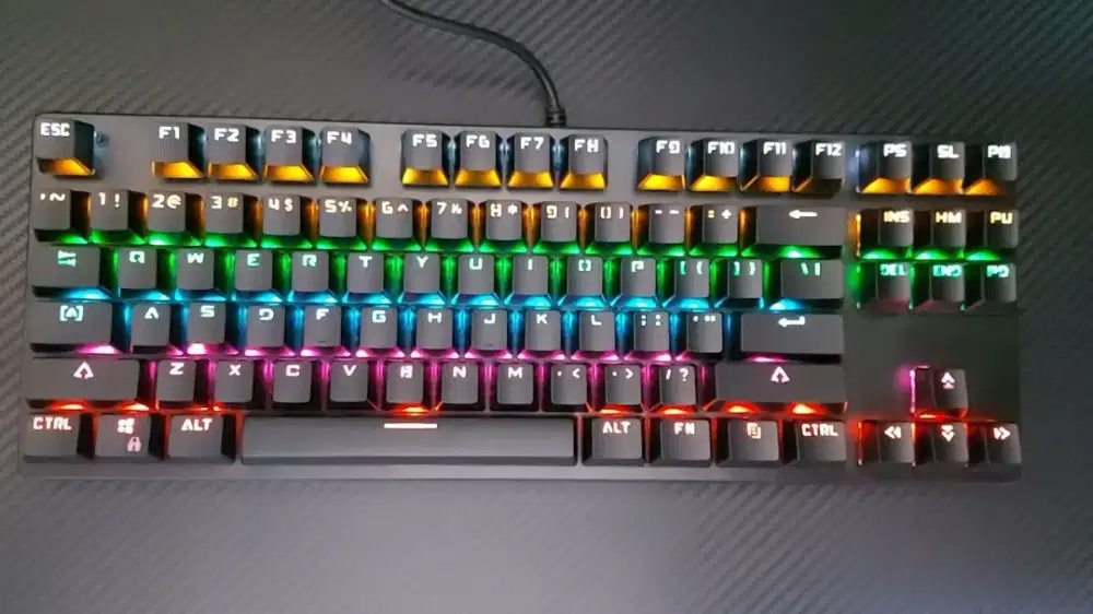 Keyboard Gaming Leaven K550 RGB Wired