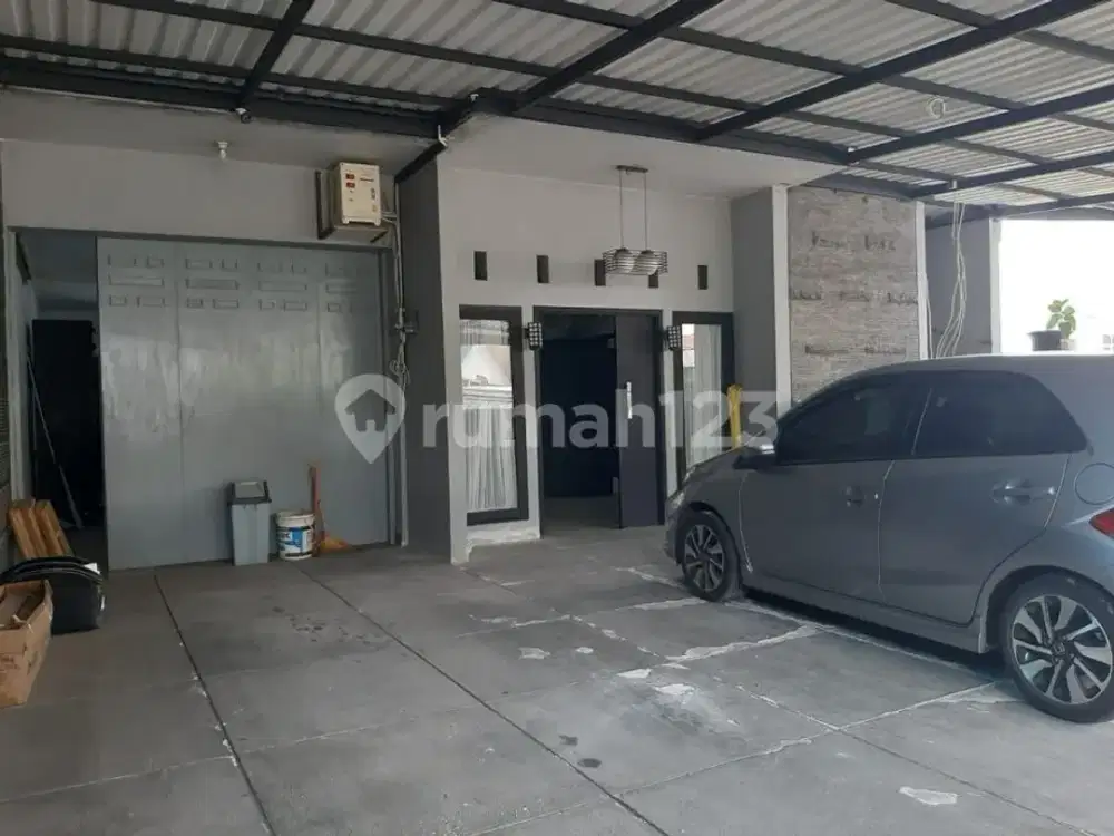 Rumah luks murah ada kolam renang dekat kampus maranatha
