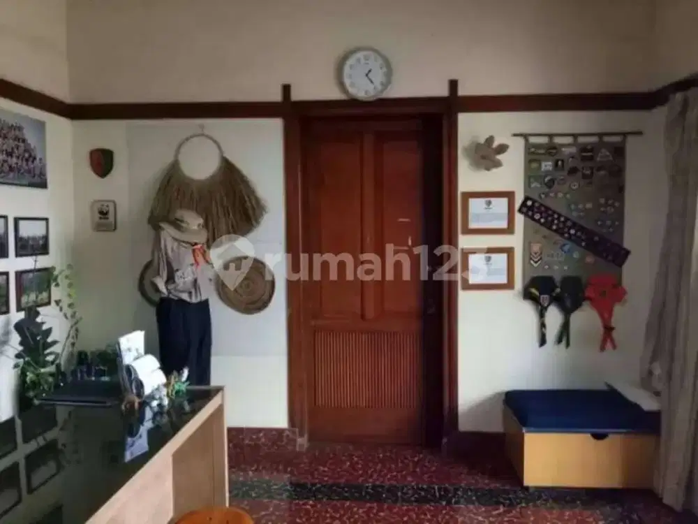 Rumah murah Belanda di Cipaganti dekat mall istana plaza