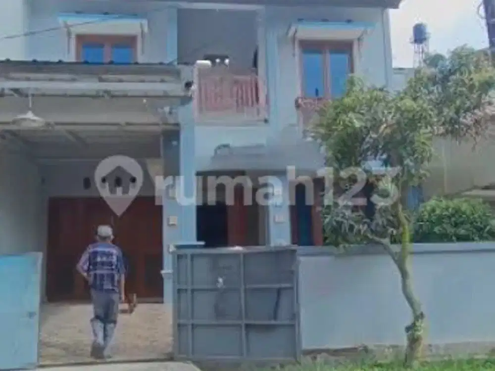 Rumah 2 Lantai Dalam Komplek 100 Meter Ke jalan Amir Machmud