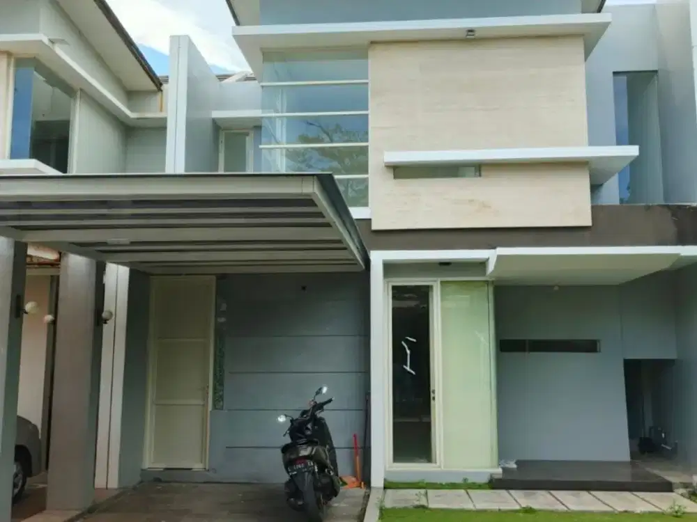 FOR RENT! Rumah 2 Lantai Gunung Anyar