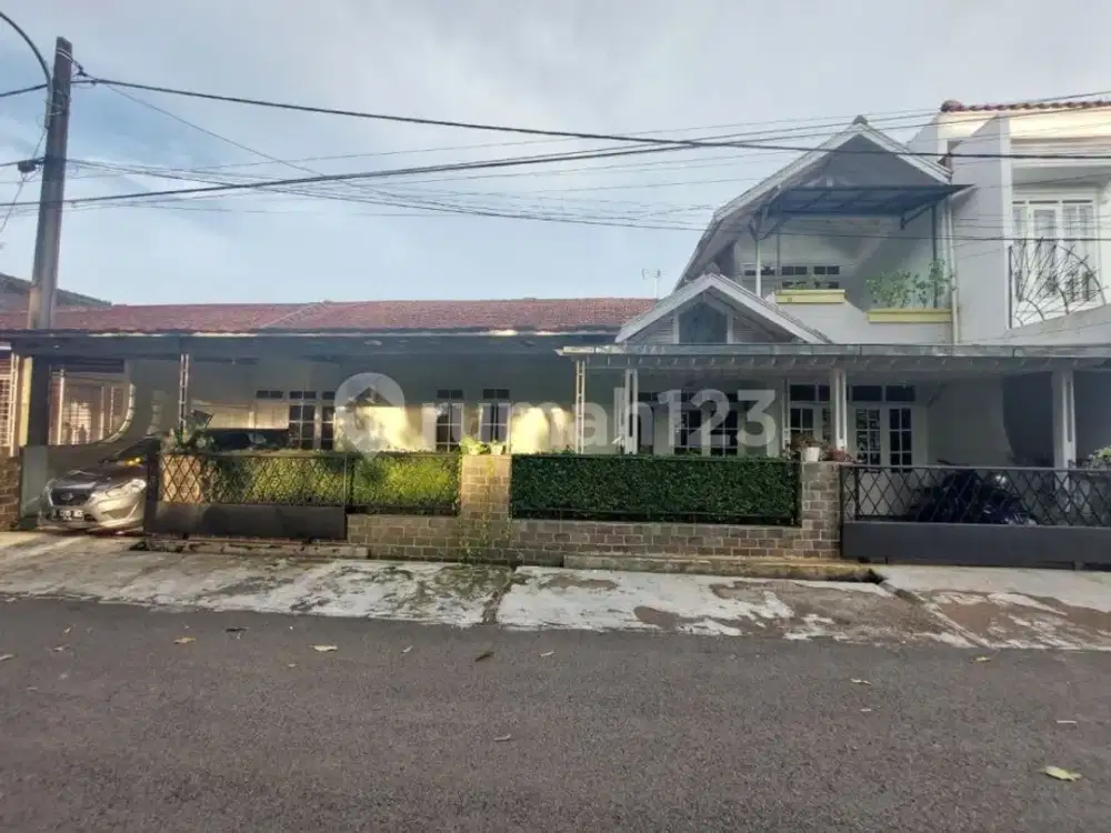 RUMAH ASRI MURAH TERAWAT SIAP HUNI LOKASI STRATEGIS TURANGGA BANDG