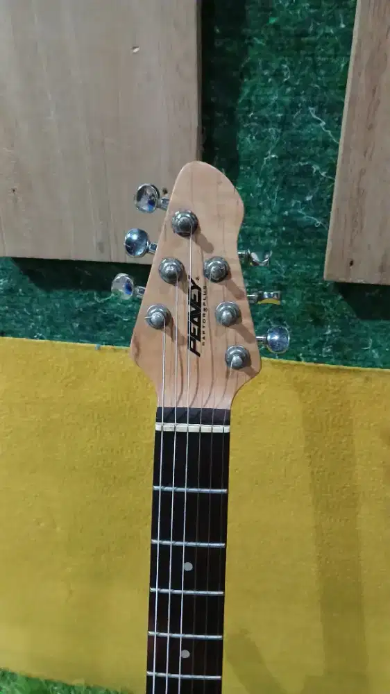 peavey raptor plus 1st gen strat