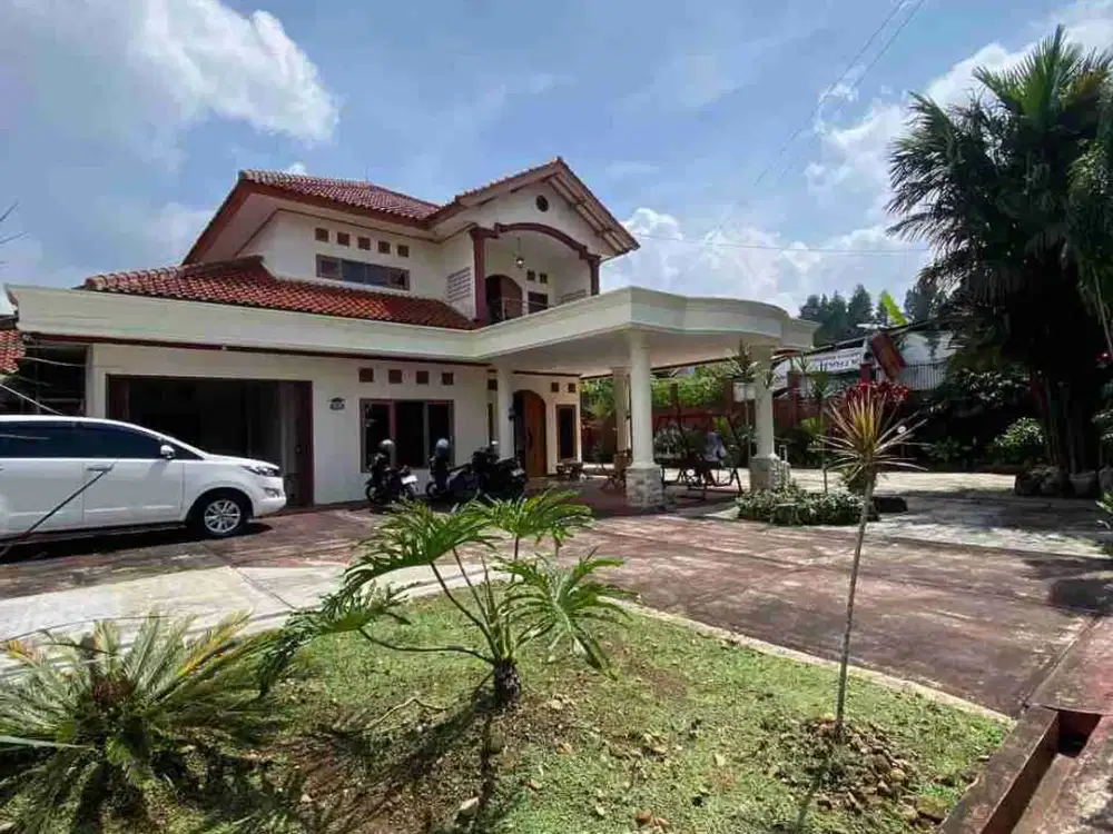 Rumah dengan nuansa villa di selabintana sukabumi